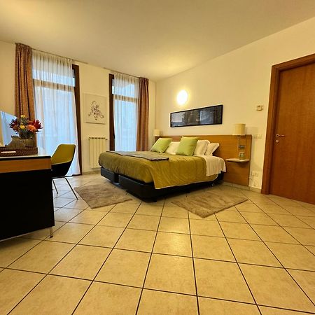 Residence Malpensa Somma Lombardo Exteriör bild