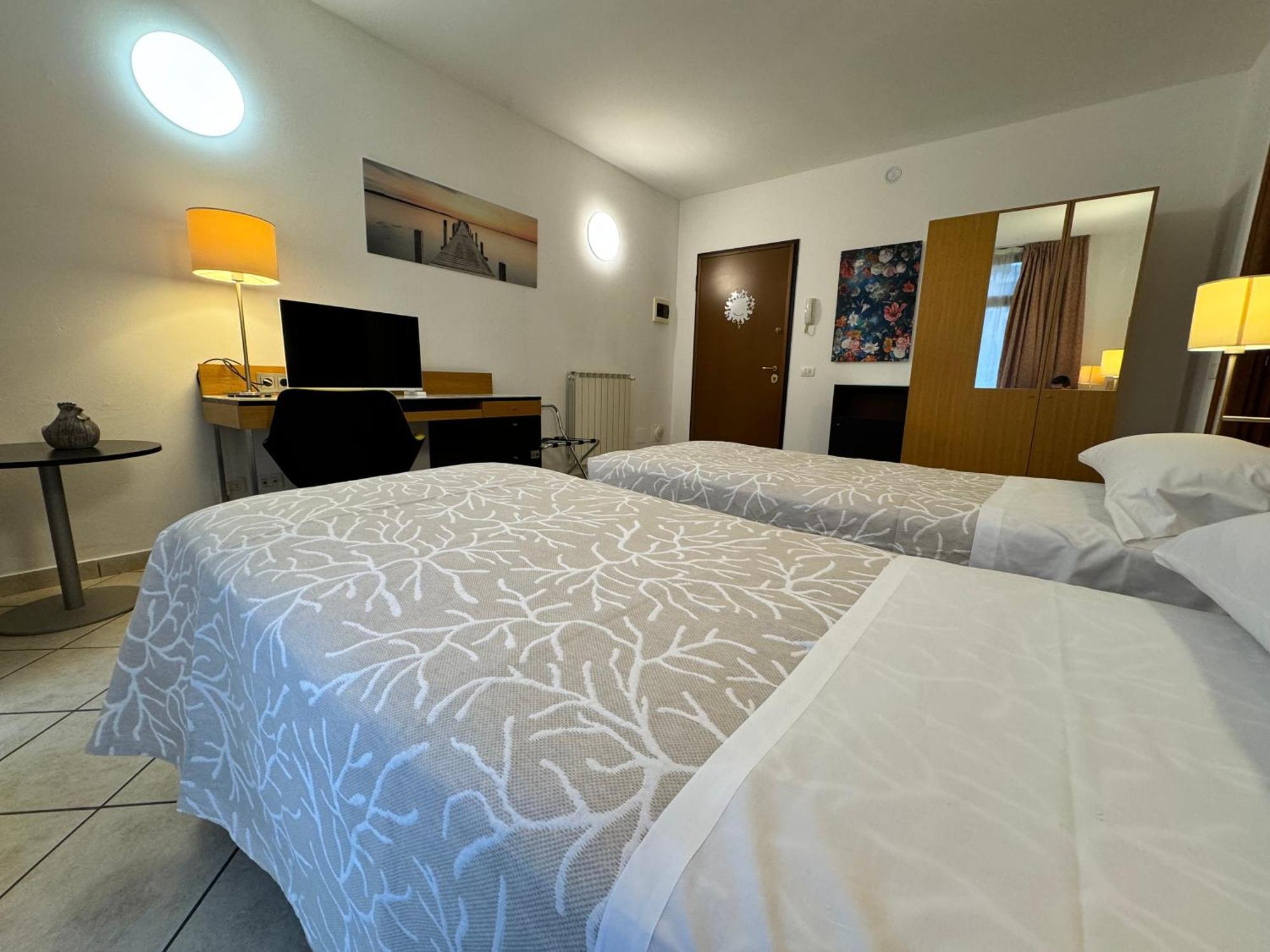 Residence Malpensa Somma Lombardo Exteriör bild