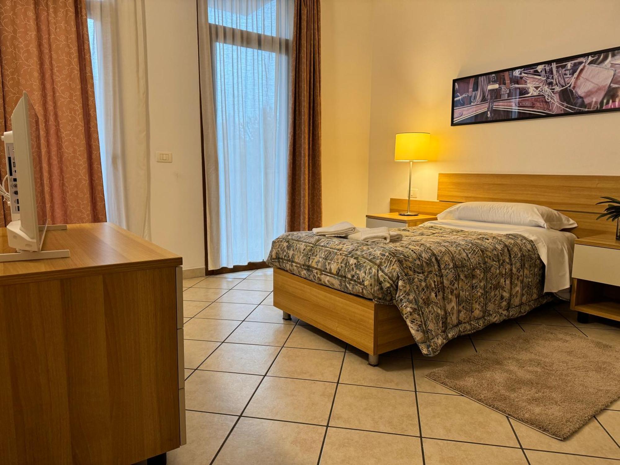 Residence Malpensa Somma Lombardo Exteriör bild