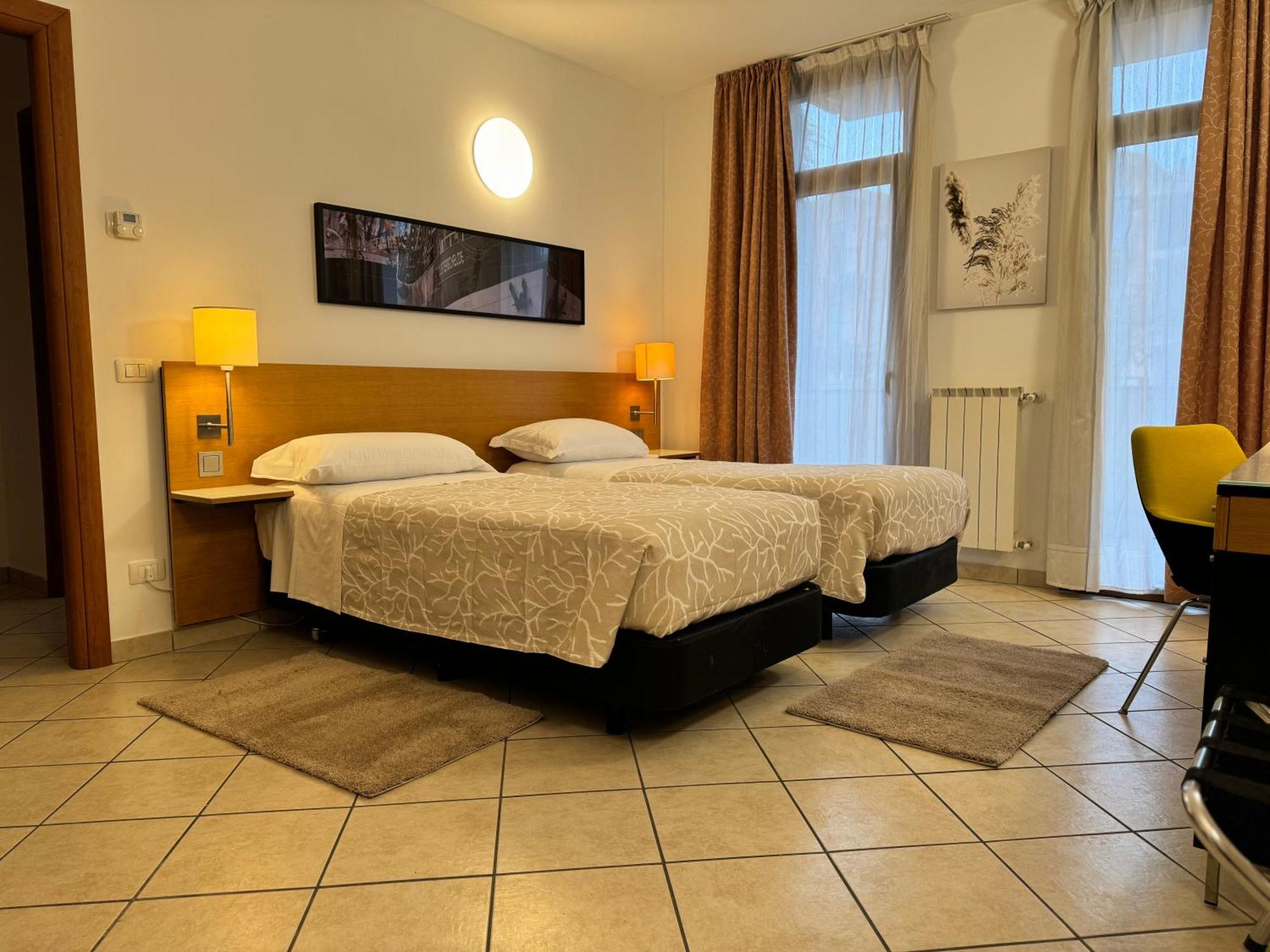 Residence Malpensa Somma Lombardo Exteriör bild