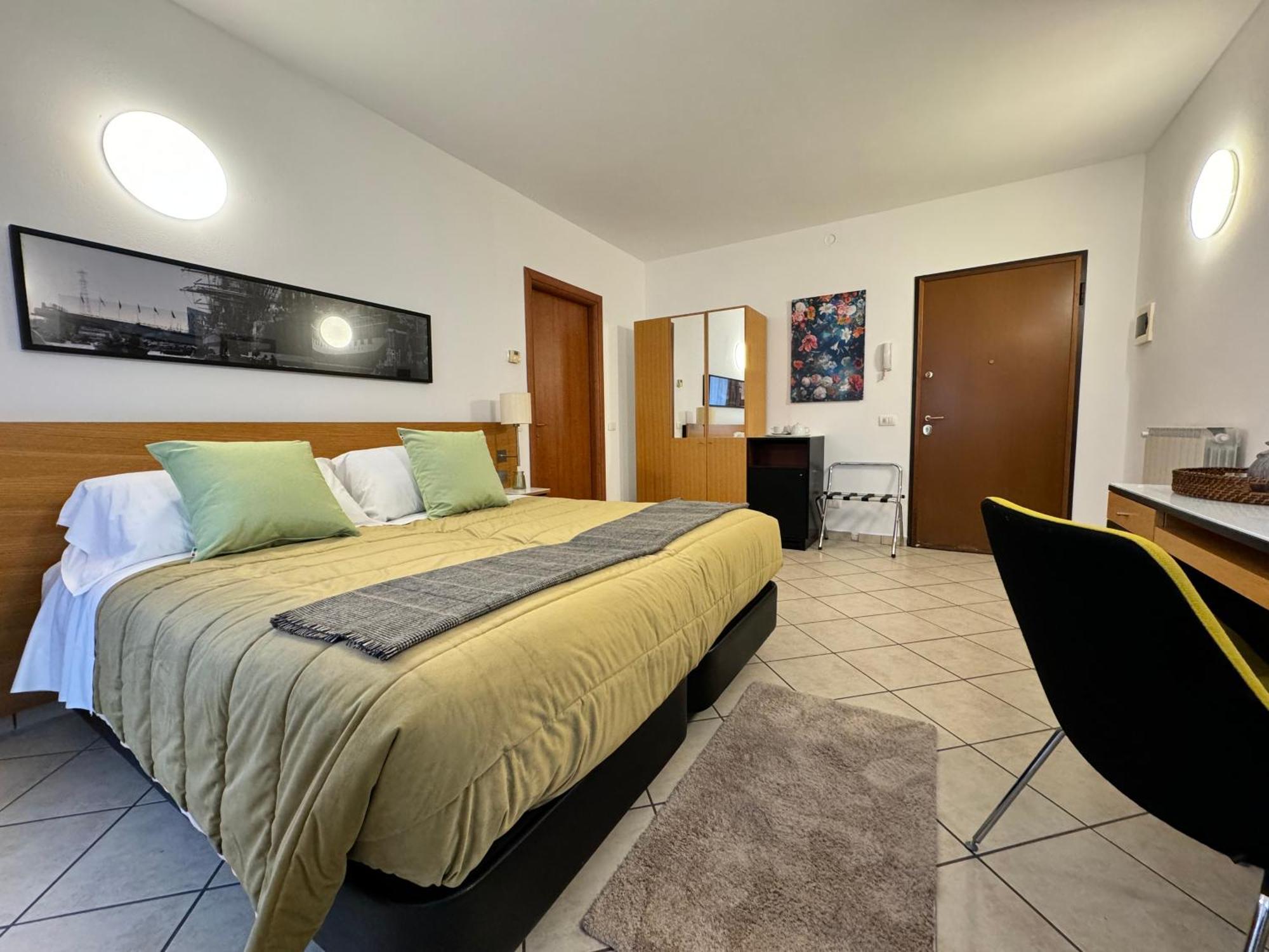 Residence Malpensa Somma Lombardo Exteriör bild